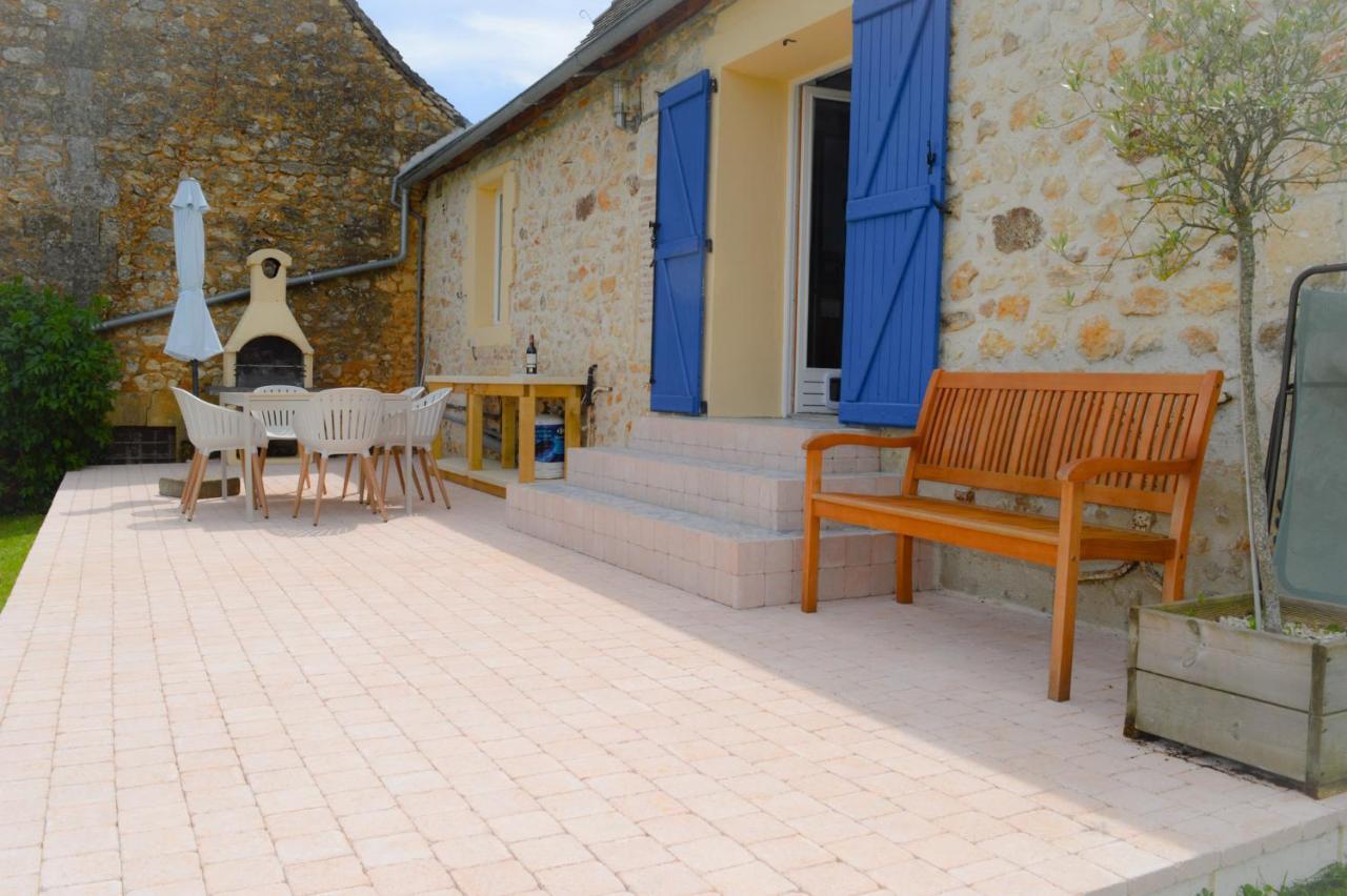 Aux Volets Bleus Chez Mark & Sylvie Rouffignac Saint-Cernin Buitenkant foto